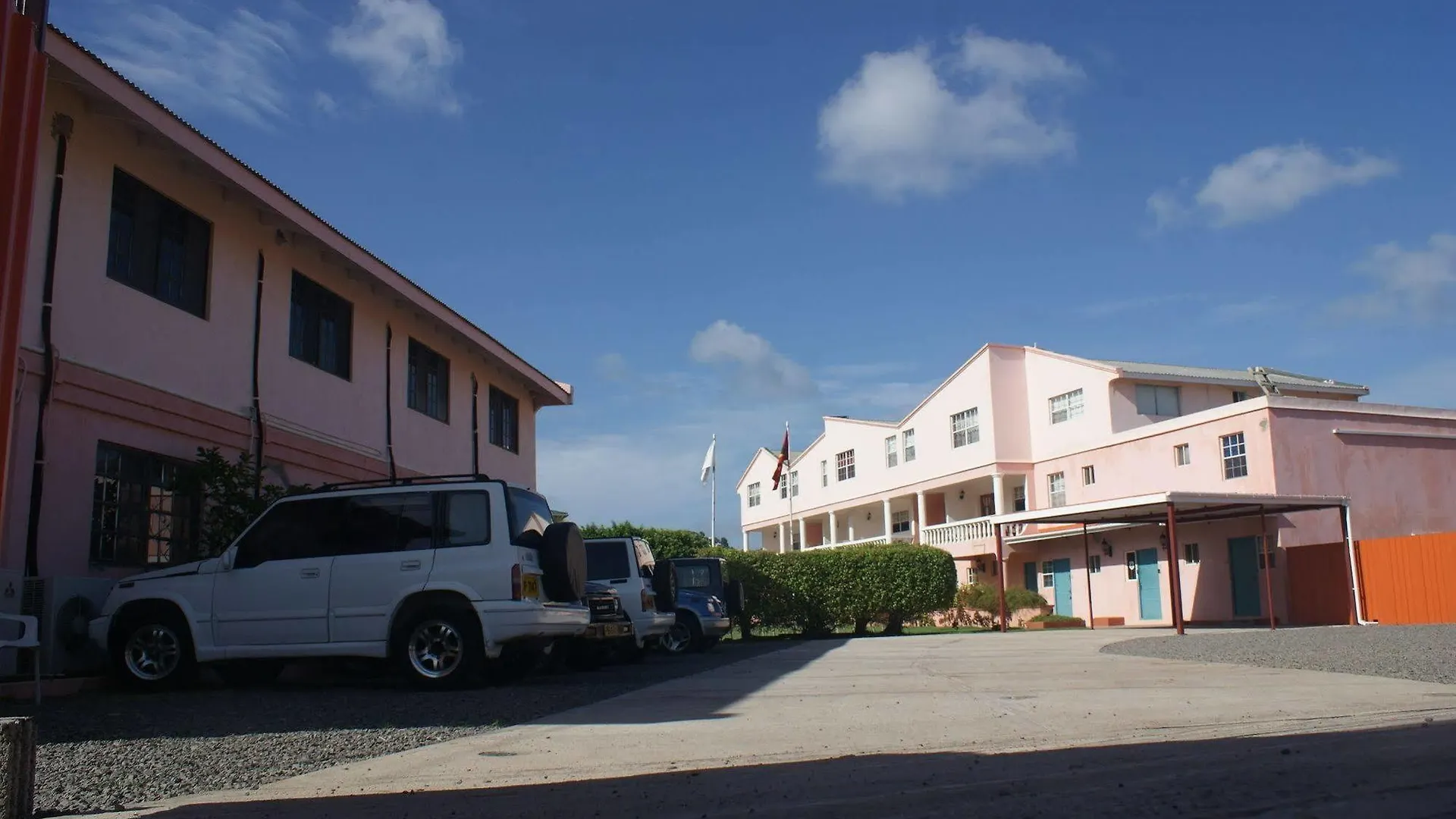 Cool Running Apartments St. George's